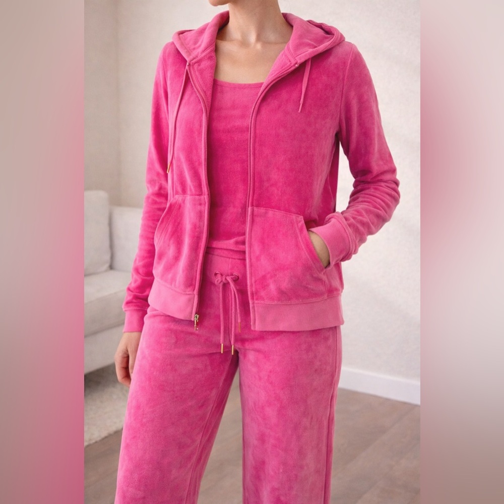 Iconic Juicy Couture velour tracksuit in a stunning pink shade 💕 - Picture 2 of 16